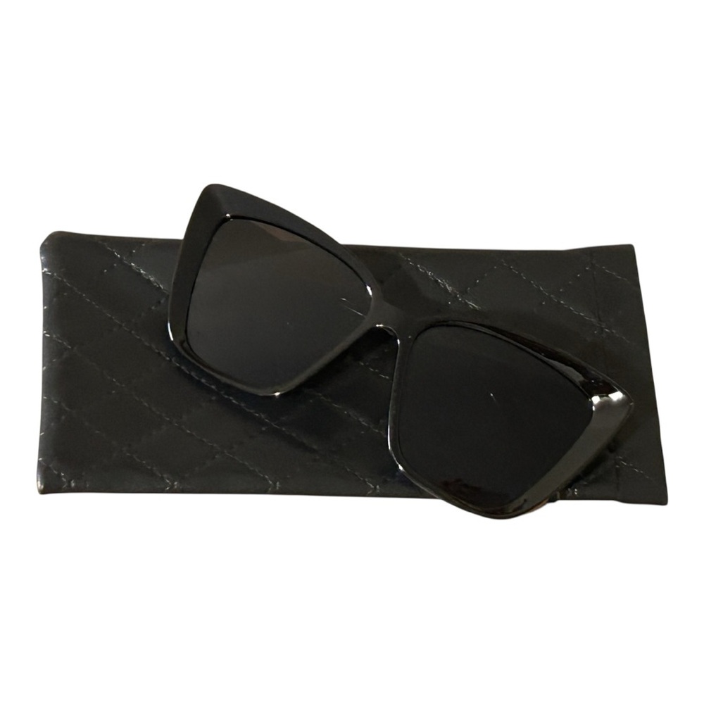 NEW Stylish Women's Sunglasses Set (1) - Picture 3 of 3